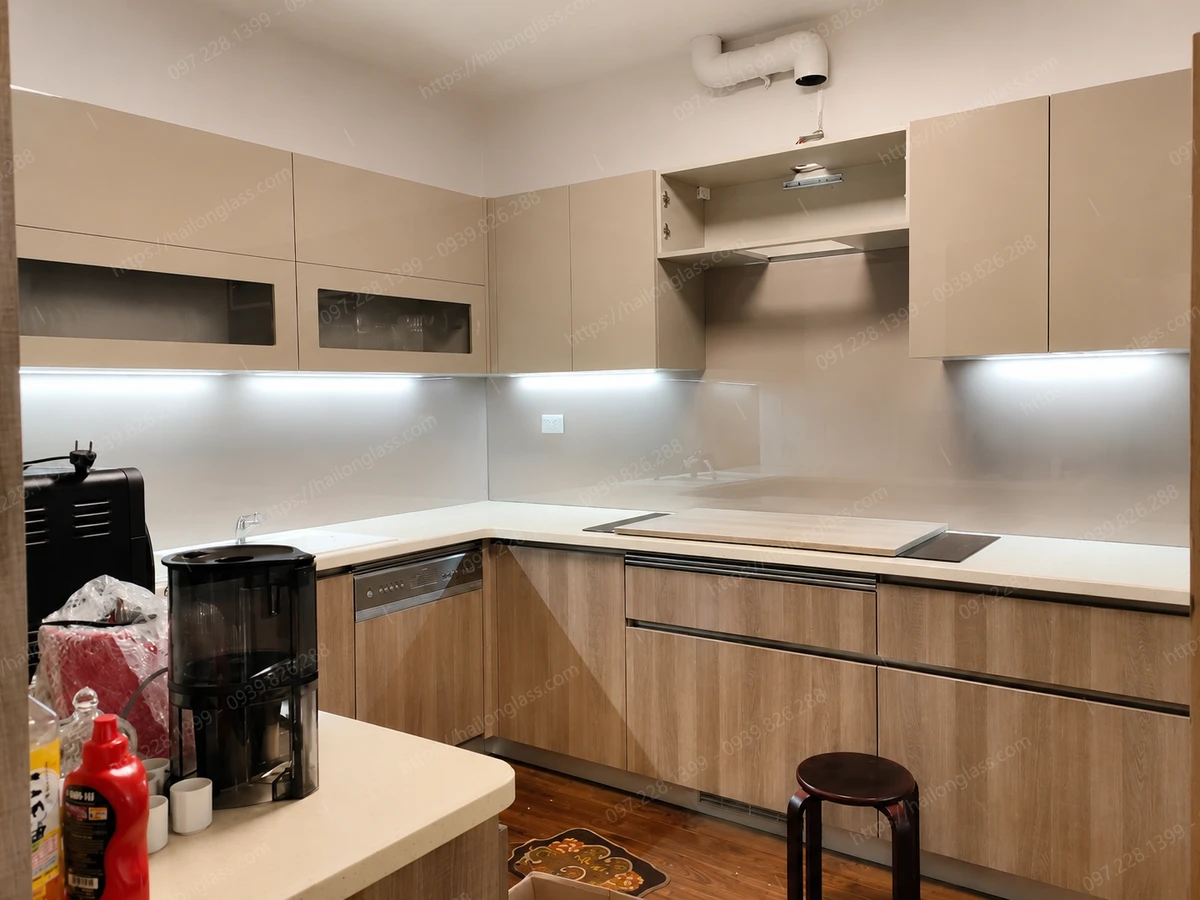 Lắp đặt kính bếp chịu nhiệt chuẩn nhà máy Hải Long tại Tây Hồ