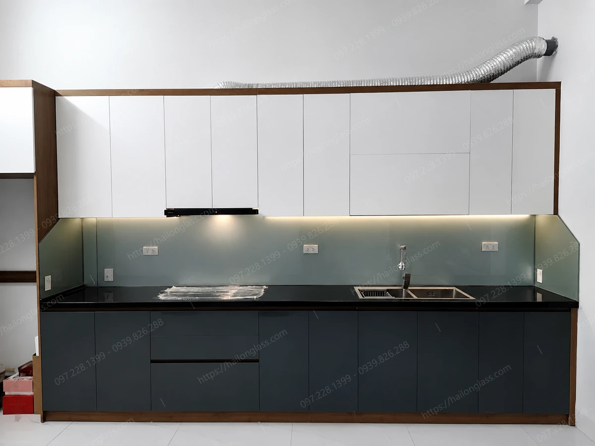 Thi công kính ốp bếp cường lực cao cấp tại Ba Đình