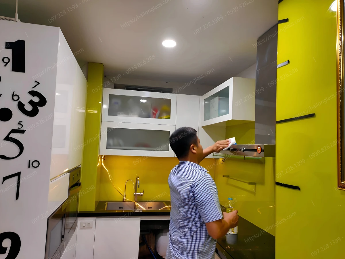 Dự án lắp kính bếp 8mm tiêu chuẩn cao cho căn hộ Hai Bà Trưng
