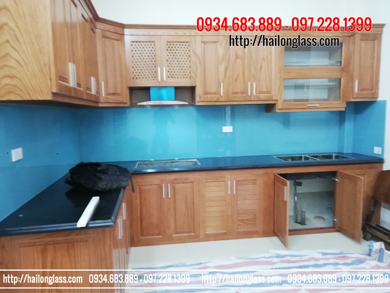 kính ốp bếp Màu Xanh Lơ
