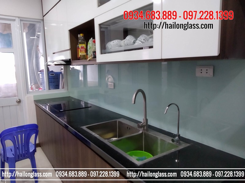 Kính Màu Trắng xanh Tại Hà Nội