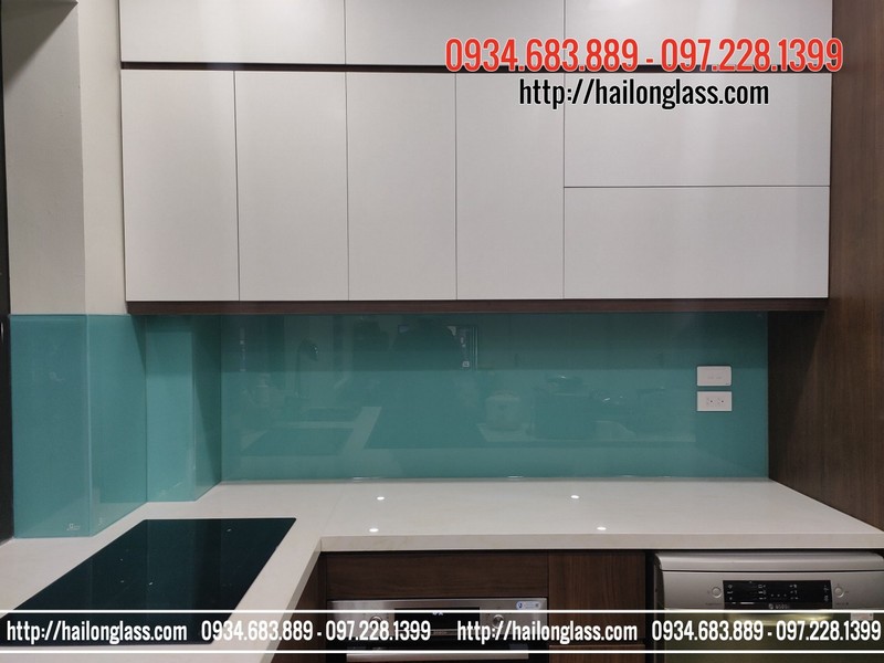 Kính Ốp Bếp Màu Xanh Ngọc tại KĐT Việt Hưng