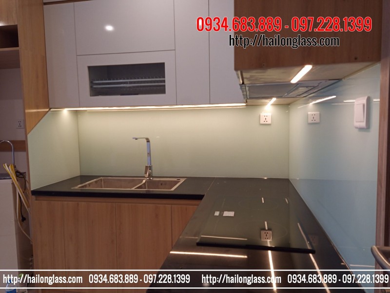 Kính Ốp Bếp Màu Trắng Sữa T G C