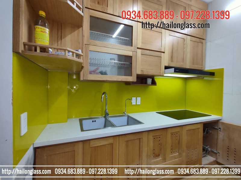 Kính Ốp Bếp Sơn Màu Vàng Chanh tại Hà Nội