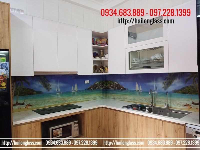 Kính Màu Ốp Bếp 3D