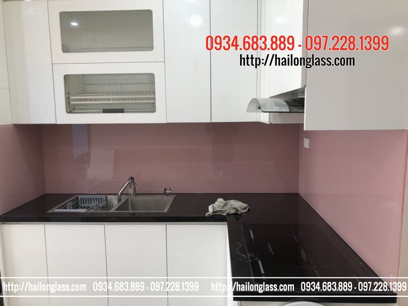 Kính Ốp Bếp Sơn Màu Hồng
