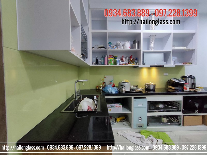 Kính Ốp Bếp Màu Kem