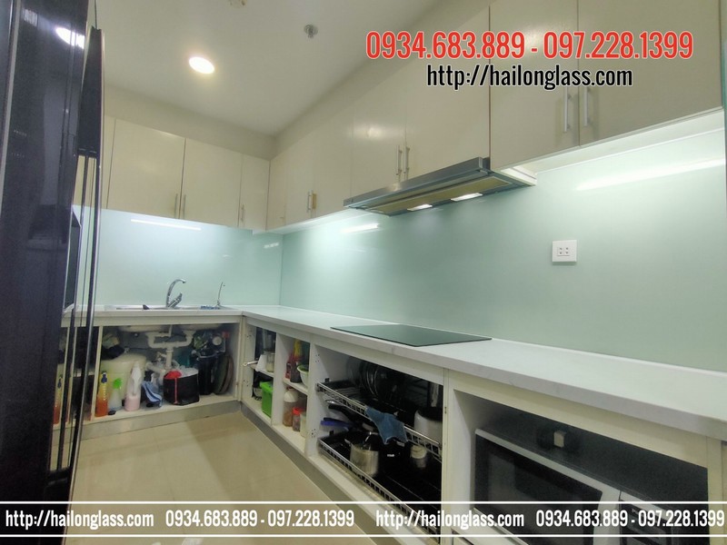 Kính Ốp Bếp Màu Trắng Sữa TGC tại Time City