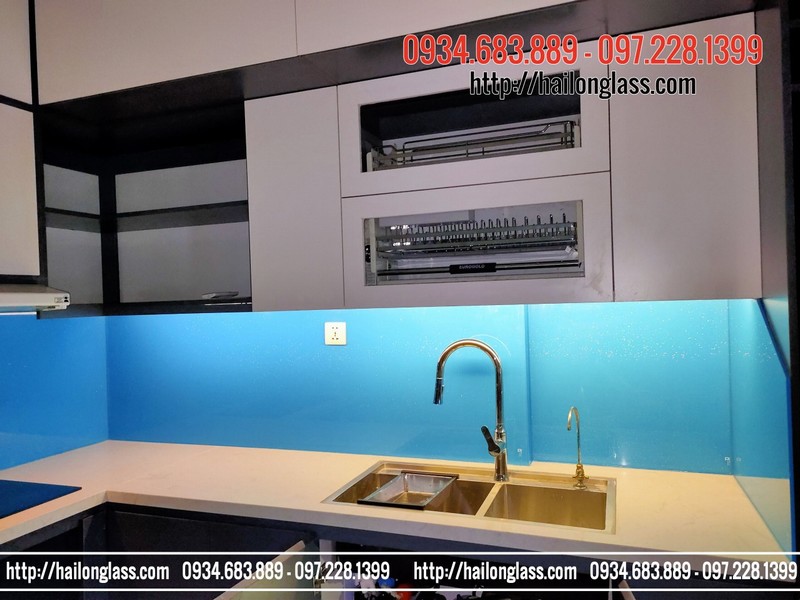 Kính Ốp Bếp Xanh Biển