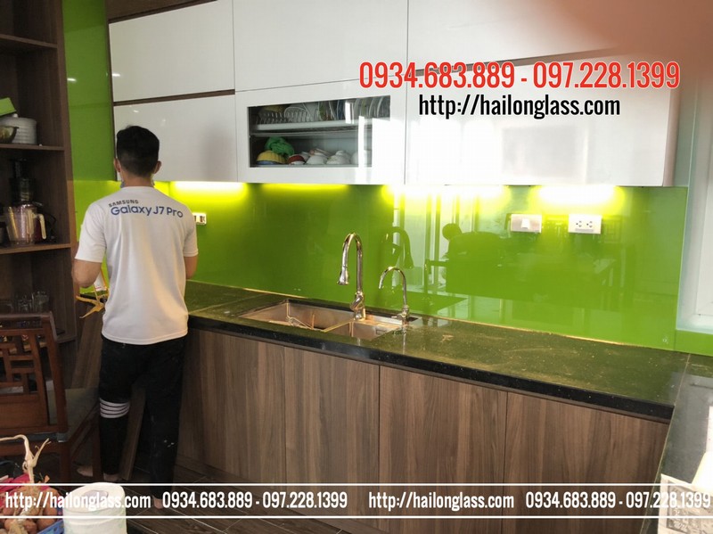 Kính Ốp Bếp Xanh Non tại Ngoại Giao Đoàn