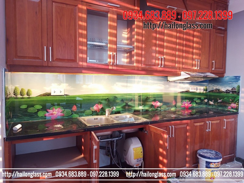 Kính Ốp Bếp 3D hình hoa sen tại Nam Trung Yên - Cầu Giấy