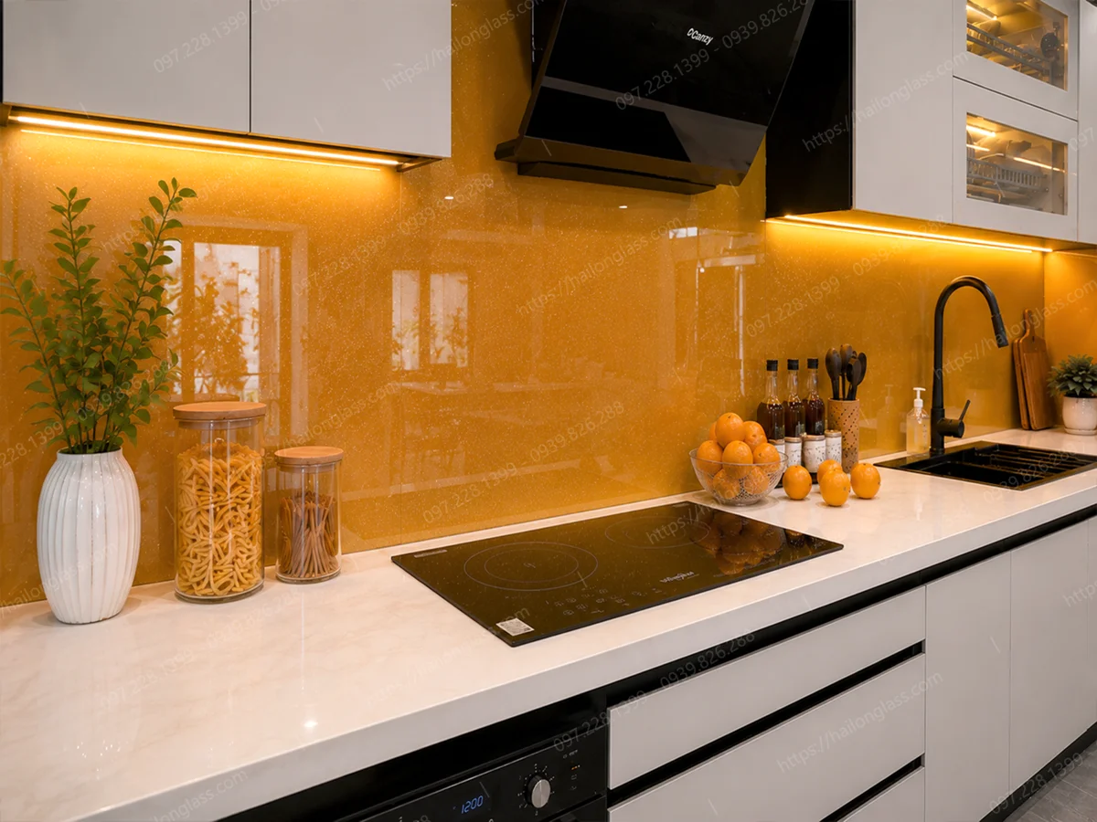 Product Kính Ốp Bếp Màu Kim Sa Vàng Nghệ