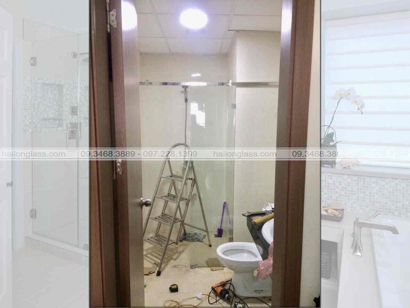 Phòng tắm kính sử dụng kính cường lực Hải Long