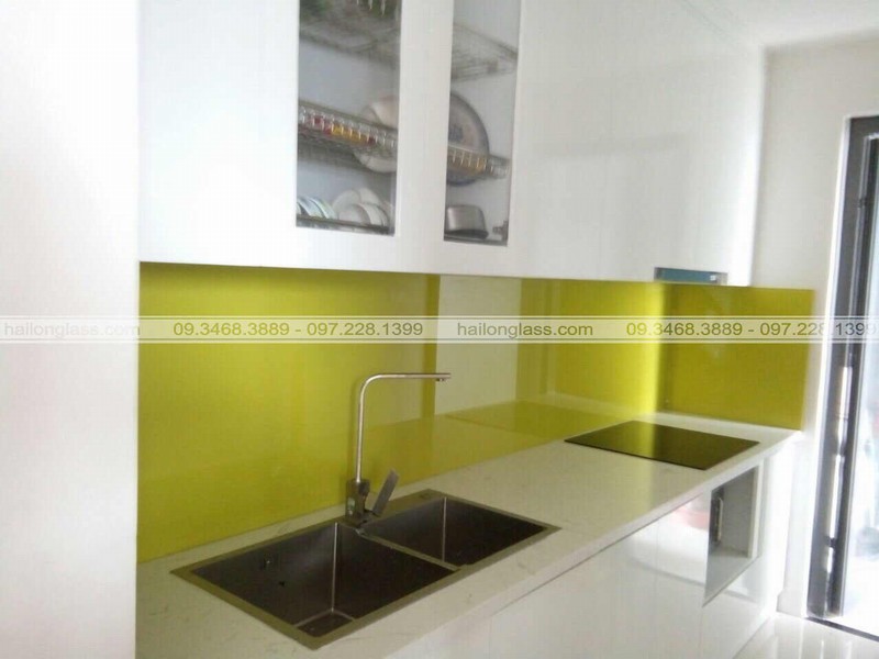 Dịch vụ ốp tường bếp bằng kính chất lượng giá cạnh tranh