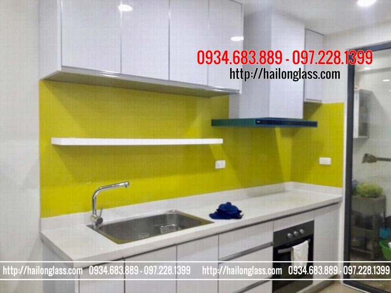 kính ốp bếp màu vàng chanh