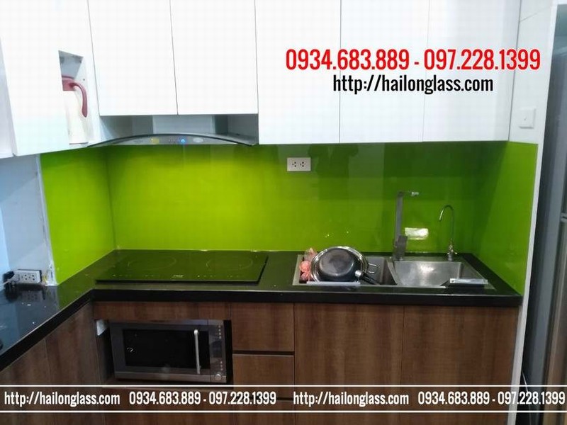 Kính Màu Cường Lực Ốp Bếp Màu Xanh Non lắp đặt tại Chung cư CT12 Văn Phú