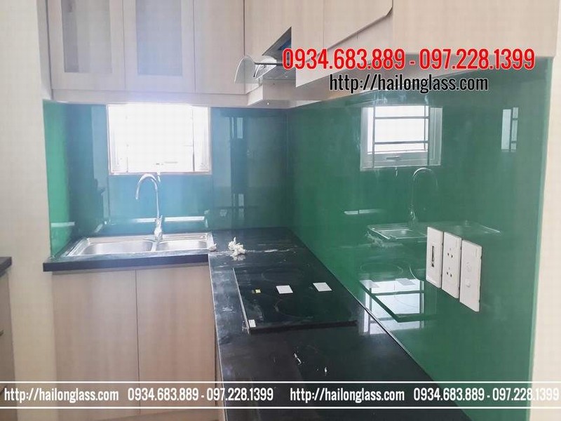 Kính ốp bếp đẹp Hà Nội - Kính ốp bếp màu xanh lá