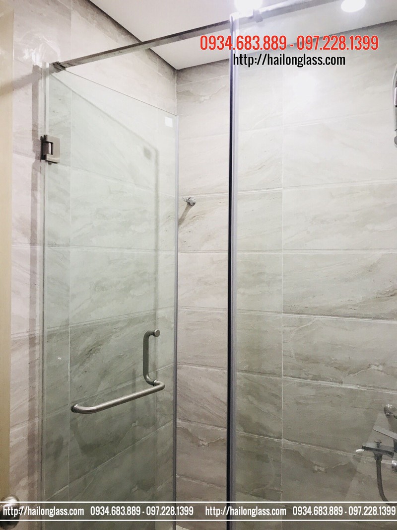 Phòng tắm kính tận dụng được không gian nhà tắm