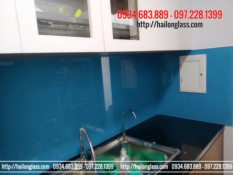 Kính Ốp Bếp Màu Xanh Dương Kim sa