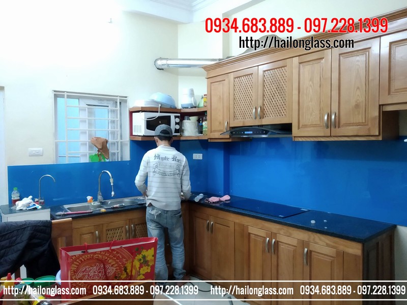 kính ốp bếp Màu Xanh dương kim sa
